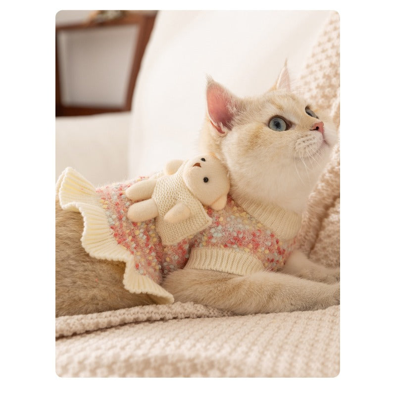 Autumn and Winter New Three-dimensional Teddy Bear Pet Clothes, Cute Two Legged Knitted Sweater for Cats, German No Fur Cat Adaptation, Soft and Light Beige Friendly Knitted Material, Strong Warmth Retention, No Restrictions on Pet Activities