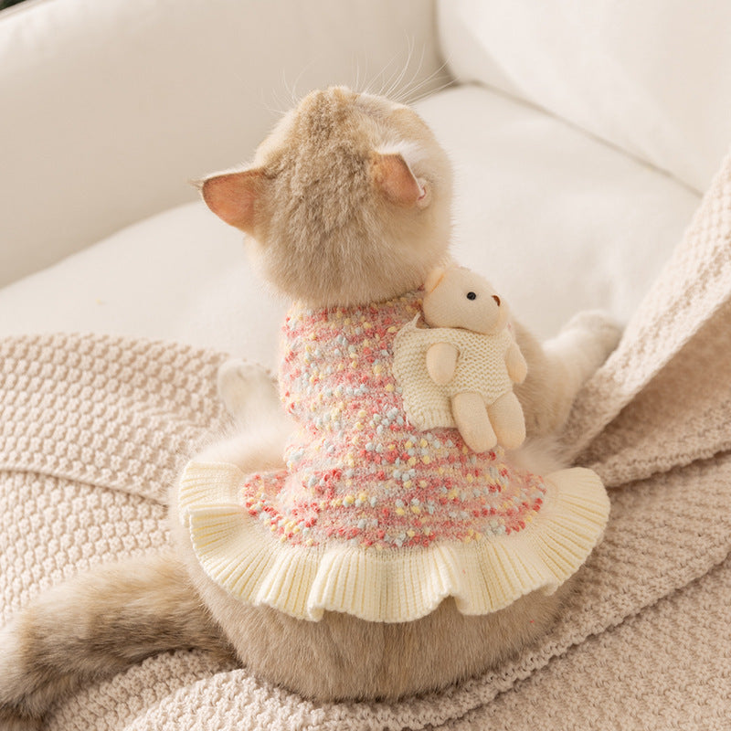 Autumn and Winter New Three-dimensional Teddy Bear Pet Clothes, Cute Two Legged Knitted Sweater for Cats, German No Fur Cat Adaptation, Soft and Light Beige Friendly Knitted Material, Strong Warmth Retention, No Restrictions on Pet Activities